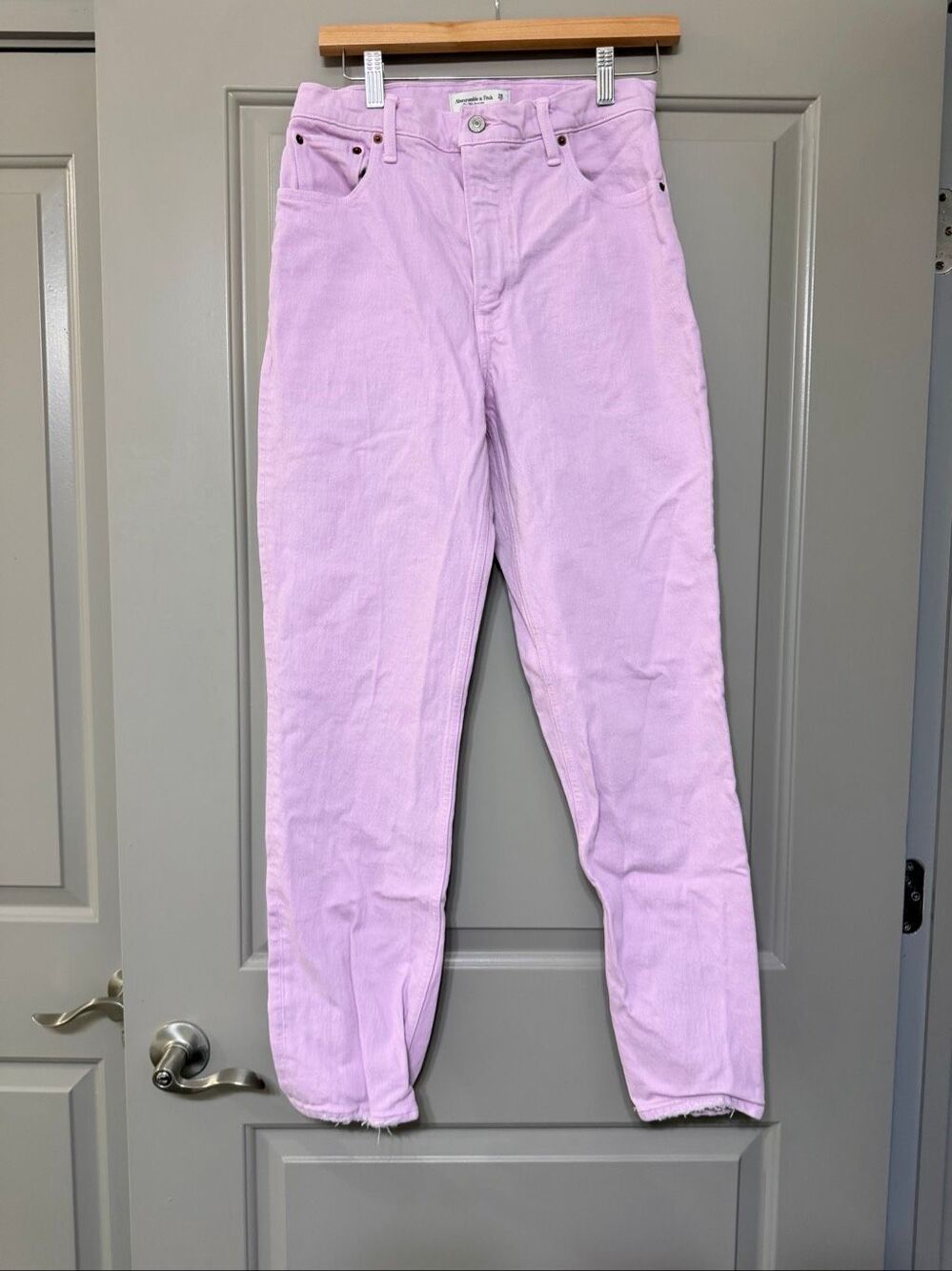 Abercrombie & Fitch The 90s Straight Ultra High Rise Jeans Womens Size 28 / 6